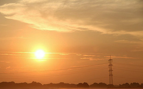 進一步促進光伏產業(yè)高質量發(fā)展若干政策支持分布式應用項目補充申報獎補資金的公示政策解讀